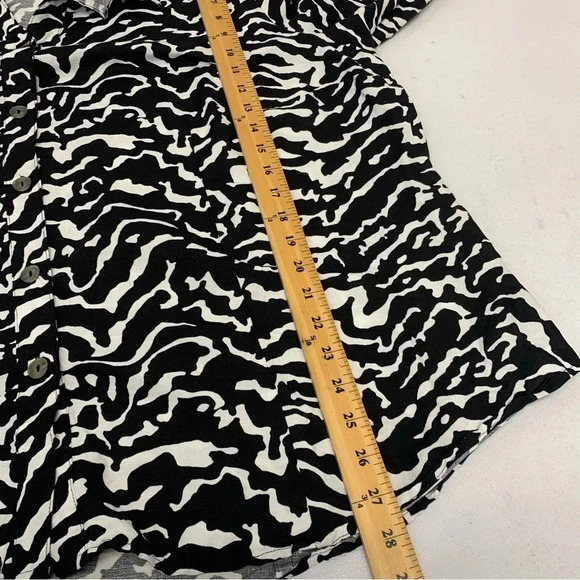 East 5th‎ Womans Blouse Top Size 3X  Linen Rayon Black White Zebra Print  Button - Picture 11 of 12